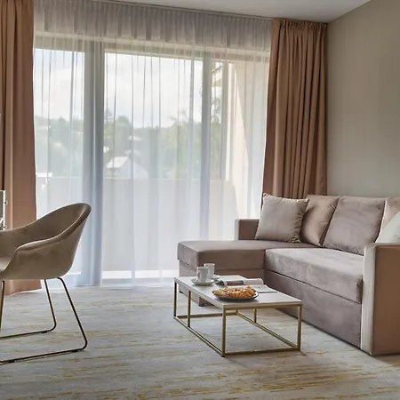 Five Seasons Apartahotel