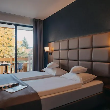 Apartahotel Five Seasons