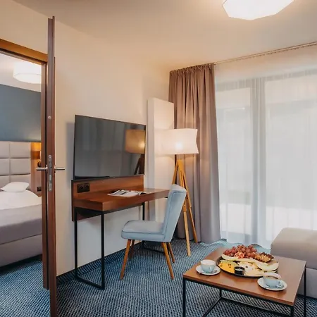 Five Seasons Apartahotel