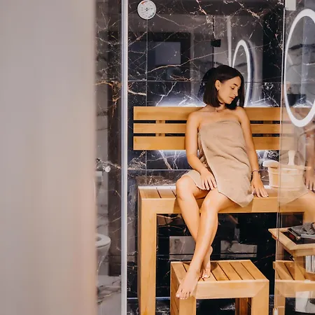 Five Seasons Appart hôtel 4*