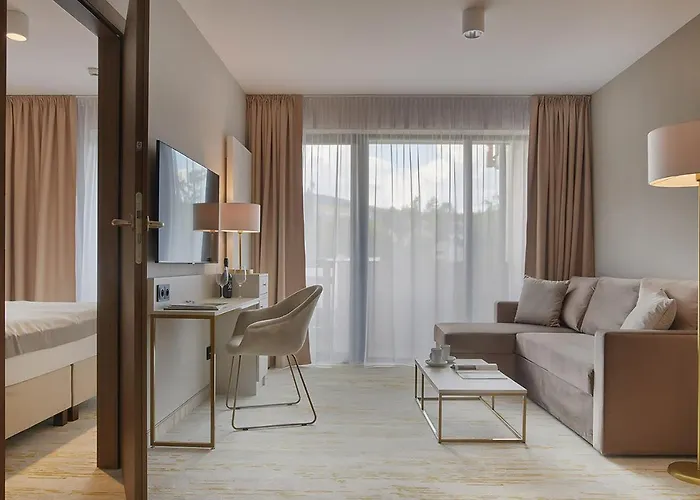 Five Seasons Aparthotel 4*