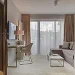 Five Seasons 公寓式酒店 4*