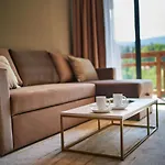 Five Seasons 公寓式酒店 4*