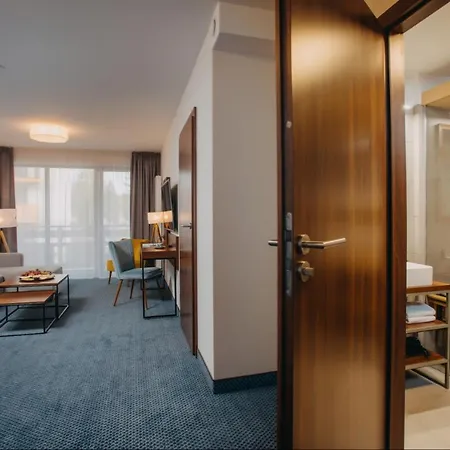 Apart-hotel Five Seasons 4*