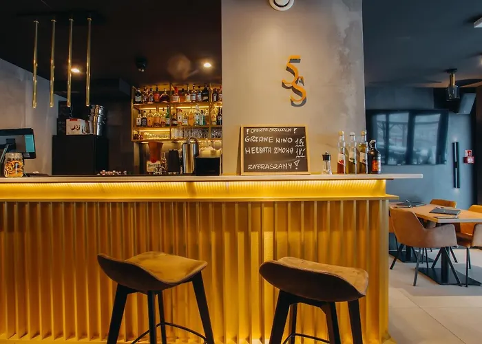 Ξενοδοχείο με διαμερίσματα Five Seasons