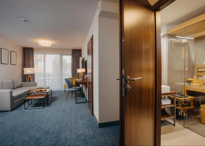 Lägenhetshotell Five Seasons 4*