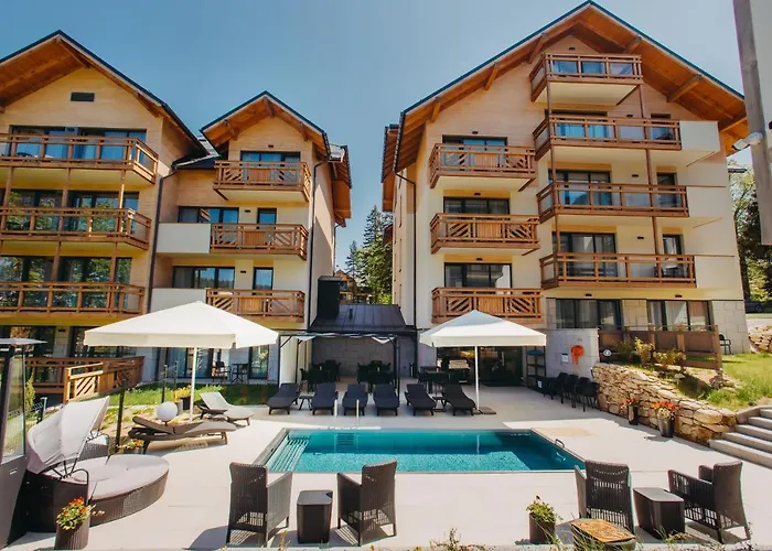 Five Seasons Lägenhetshotell 4*